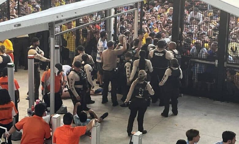 Seleccionado argentino salió del estadio para ayudar su familia