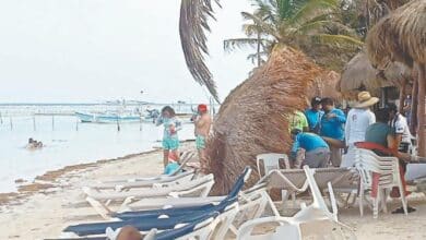 Habitantes de Chetumal esperan con calma a "Beryl"