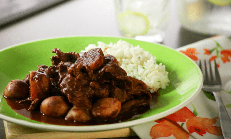 Bistec en salsa de chile pasilla, la receta perfecta para el fin de semana