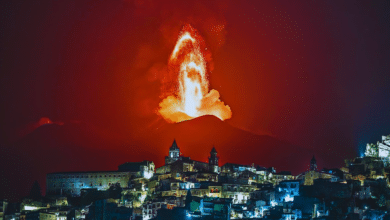 Erupción del volcán Etna, el más grande de Europa, causa caos en Italia