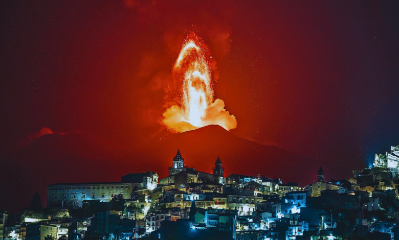 Erupción del volcán Etna, el más grande de Europa, causa caos en Italia