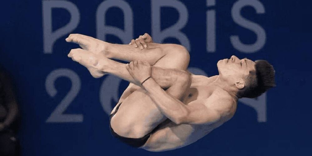 Osmar Olvera clasifica a la final de trampolín de 3m en París 2024