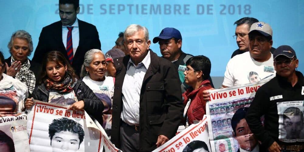 Confía AMLO en se pueda hacer algo para encontrar a normalistas