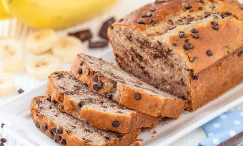 Delicioso panqué de plátano con chocolate