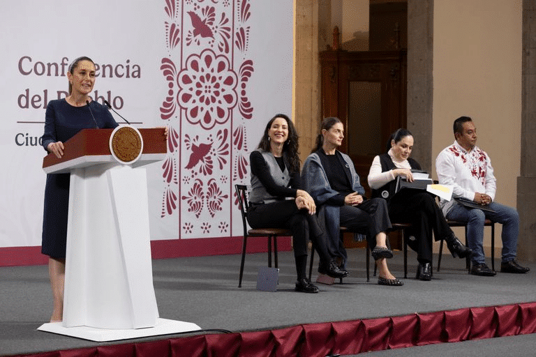 corrupción en México,subasta bienes asegurados,recursos para salud,comunidad Amuzgo,combate a la corrupción,justicia social,pueblos originarios,atención médica,gobierno federal,bienestar indígena,inversión en salud,transparencia gubernamental,devolución del dinero,causa social,apoyo a comunidades vulnerables