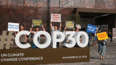 La COP30 terminó tras dos semanas de negociaciones marcadas por protestas indígenas, la ausencia de Estados Unidos y desacuerdos sobre la eliminación de combustibles fósiles.