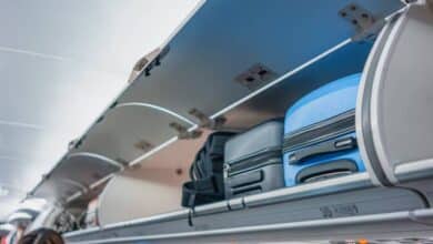 Cobrar maleta o alimentos salva ingresos de aerolíneas