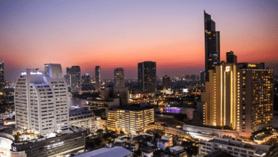 Desde los templos dorados hasta experiencias digitales de última generación, Tailandia cautiva tanto al viajero romántico como al amante de la tecnología.