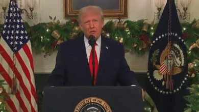 Desde la Casa Blanca, el presidente de Estados Unidos, Donald Trump, ofreció un mensaje a la nación en el que colocó a la migración como eje central de los problemas económicos, sociales y de seguridad del país, utilizando una narrativa de confrontación e intimidación dirigida especialmente a las personas migrantes