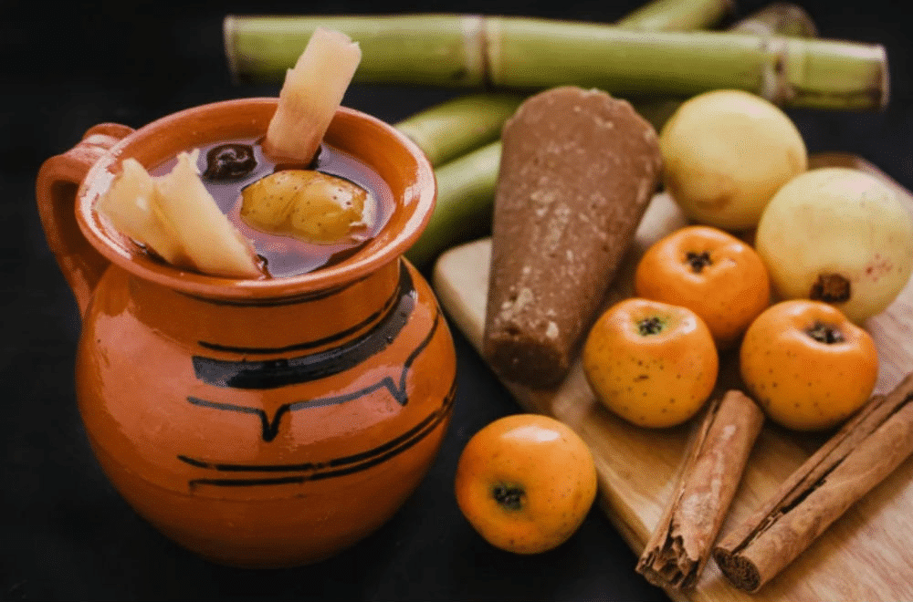 Origen ponche navideño,ponche de frutas receta,historia del rompope,eggnog vs ponche,gastronomía navideña,tejocote,bebidas tradicionales México,Navidad 2025,cocina conventual Puebla,ponche india pãc.