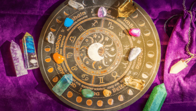 Hoy es un día de "seducción adulta"; la energía astral favorece las conversaciones valientes, los movimientos calculados en el trabajo y la claridad en el amor.