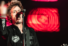 Previo al Super Bowl, Green Day insta a agentes de ICE a renunciar