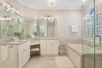 Traditional white bathroom