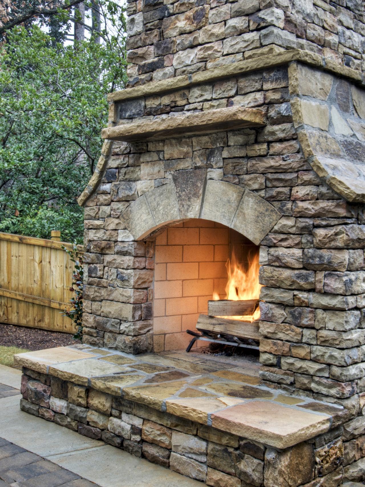 How To Choose An Outdoor Fireplace?
