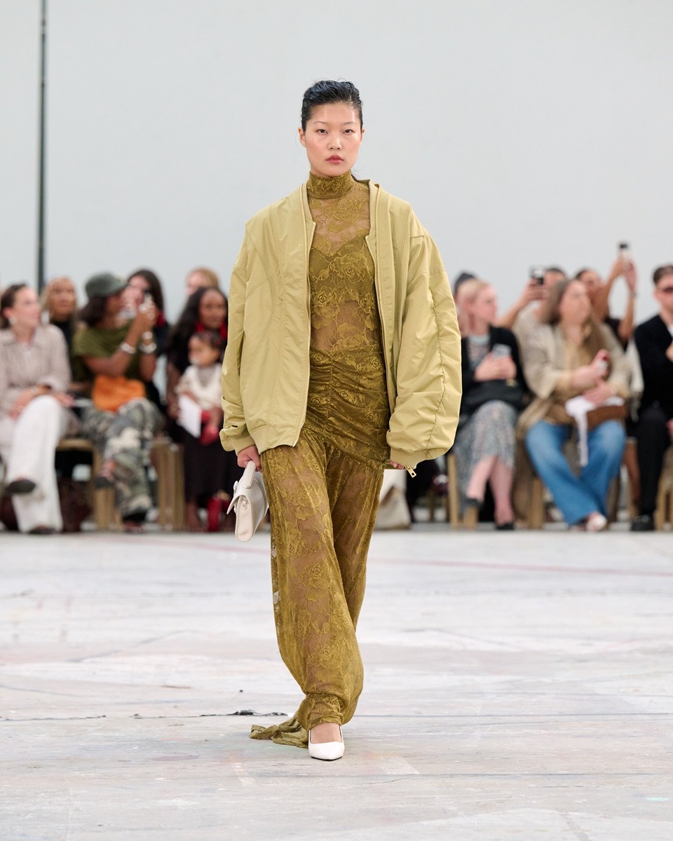 Gestuz’s SS27 Collection Made Me Want To Dress Like I’m In A ’70s Movie