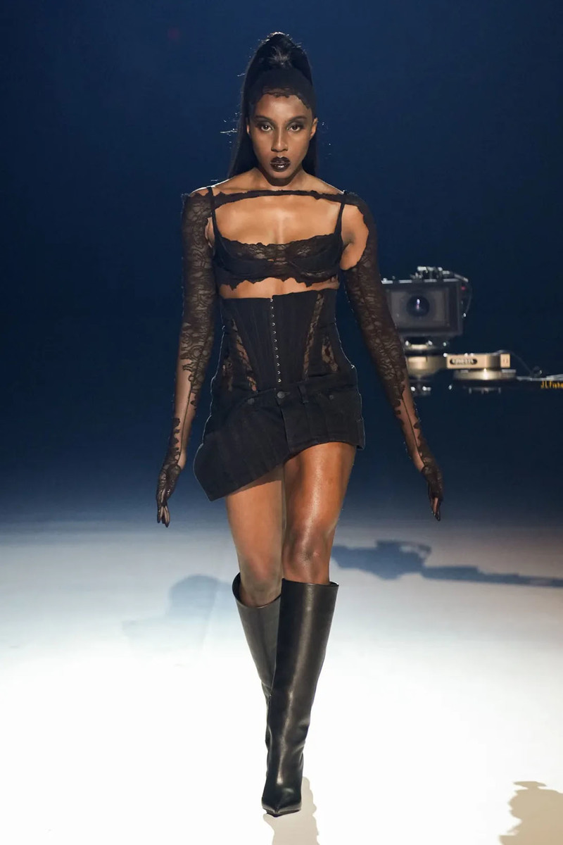 Mugler’s FW23 Runway Return Gave Serious Attitude