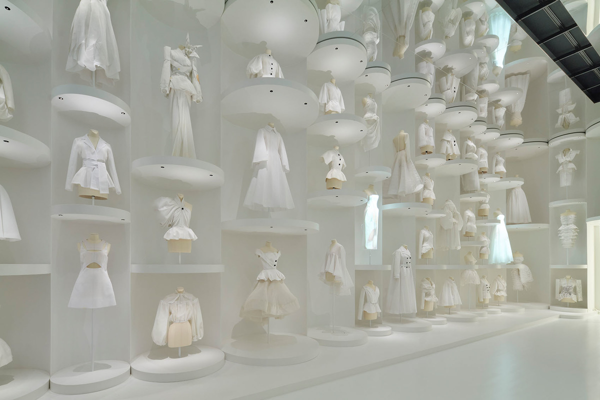 Christian Dior: Designer of Dreams Arrives in Tokyo