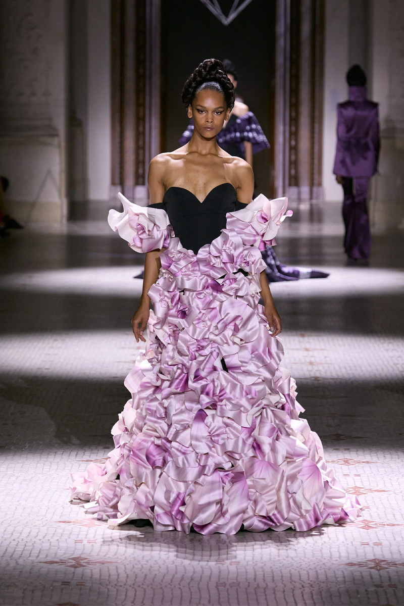 ArdAzAei Fall 2024 Couture: Calabi–Yau: The Hidden Dimensions