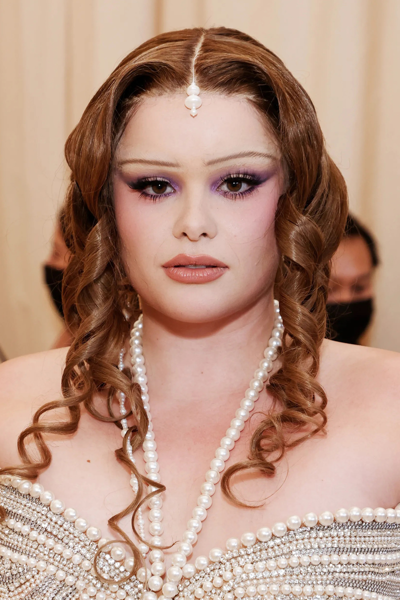 Hair And Makeup Looks At The Met Gala 2021: American Beauty 