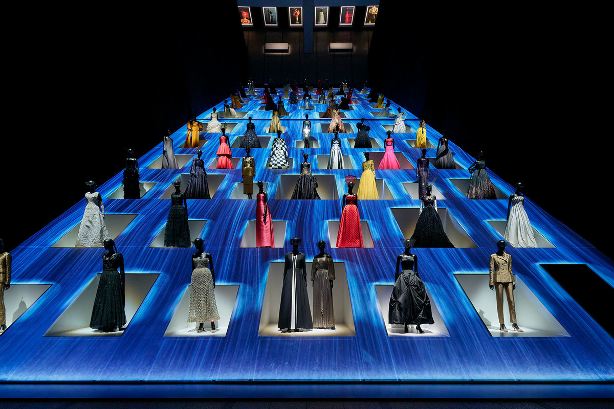 Christian Dior: Designer of Dreams Arrives in Tokyo