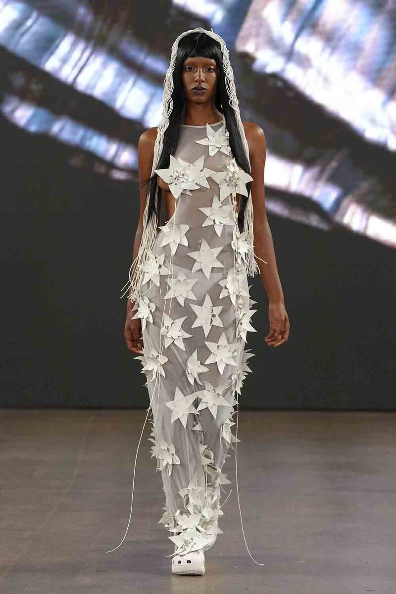 MTG Unveils Fujian "Fisher Women's Culture" Collection at London Fashion Week