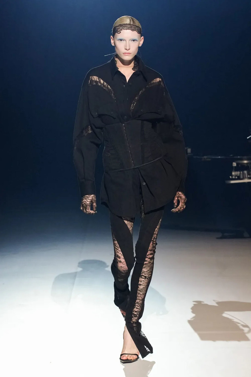 Mugler’s FW23 Runway Return Gave Serious Attitude