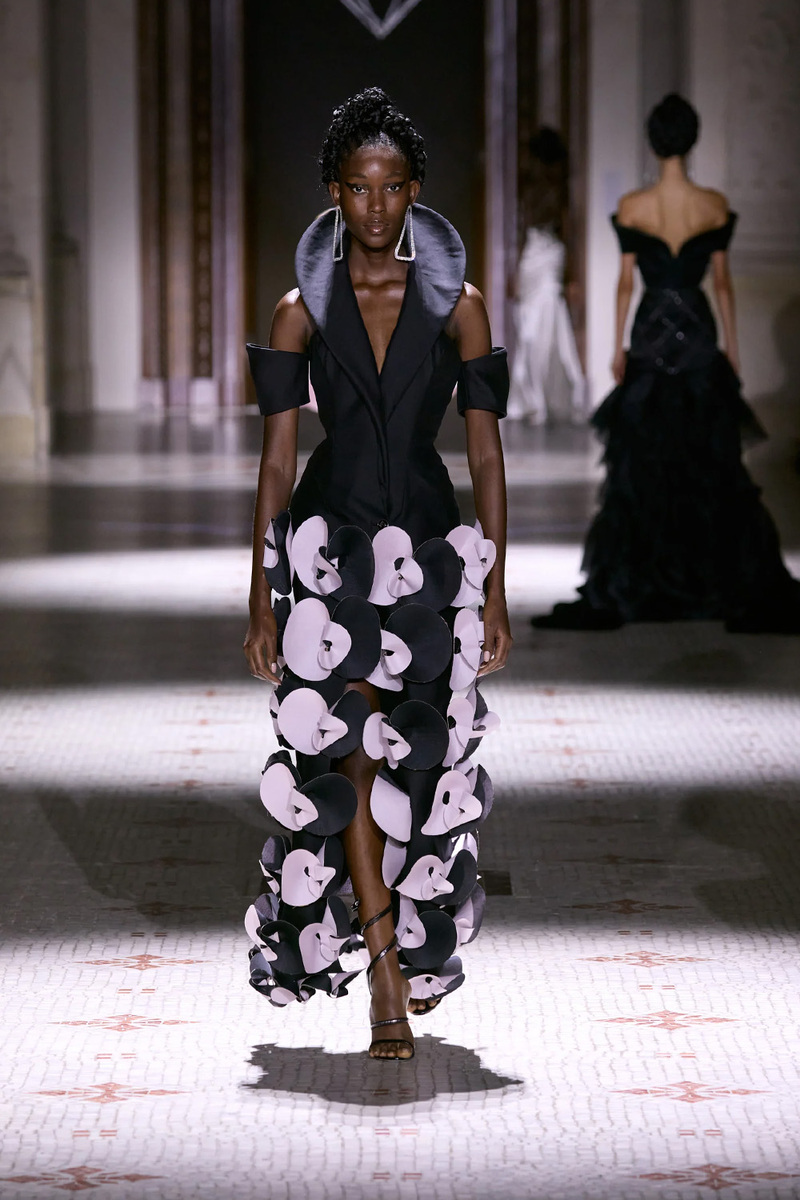 ArdAzAei Fall 2024 Couture: Calabi–Yau: The Hidden Dimensions