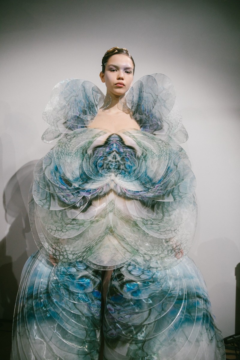 Iris Van Herpen’s Spring 2020 Couture Collection Merges Fashion And Biology