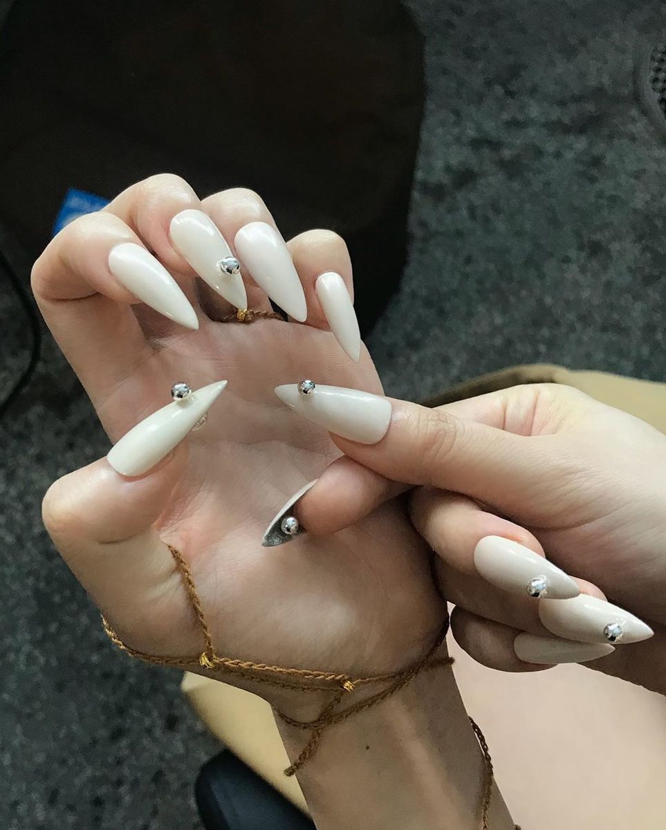 Unistella’s Park Eunkyung is Responsible For Blackpink’s Bomb Pierced Nails Design