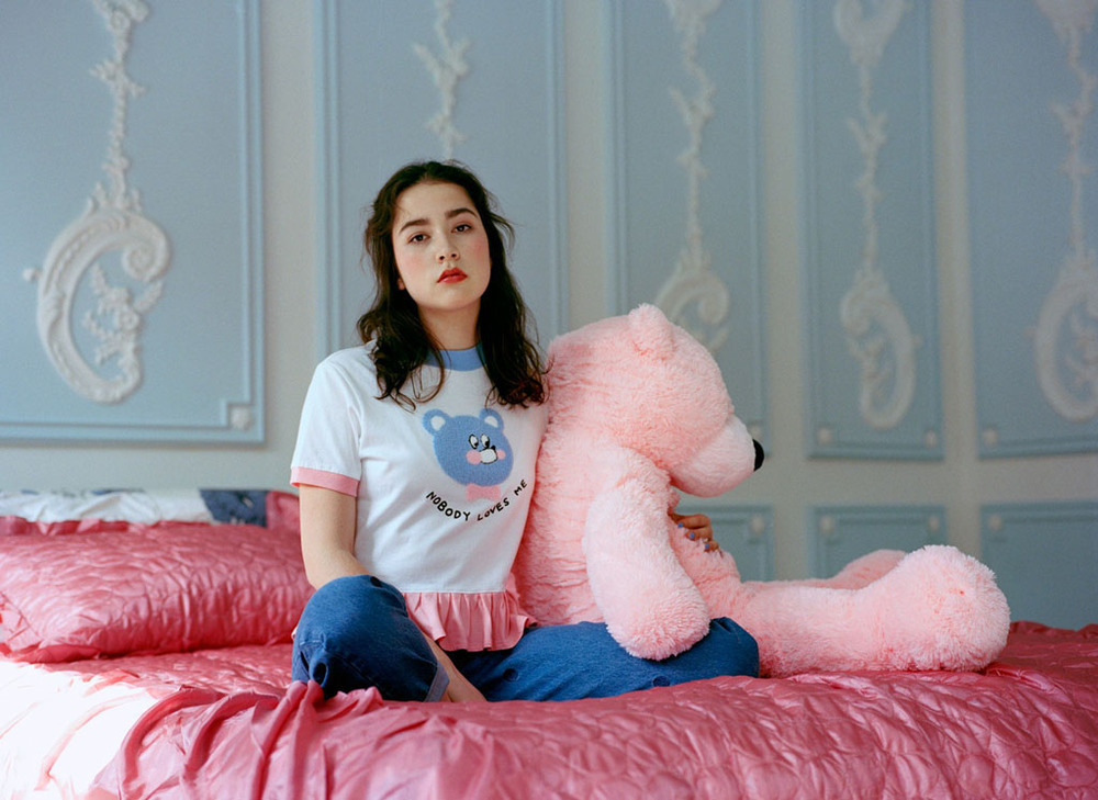 Lazy Oaf Has No Chance With Romance