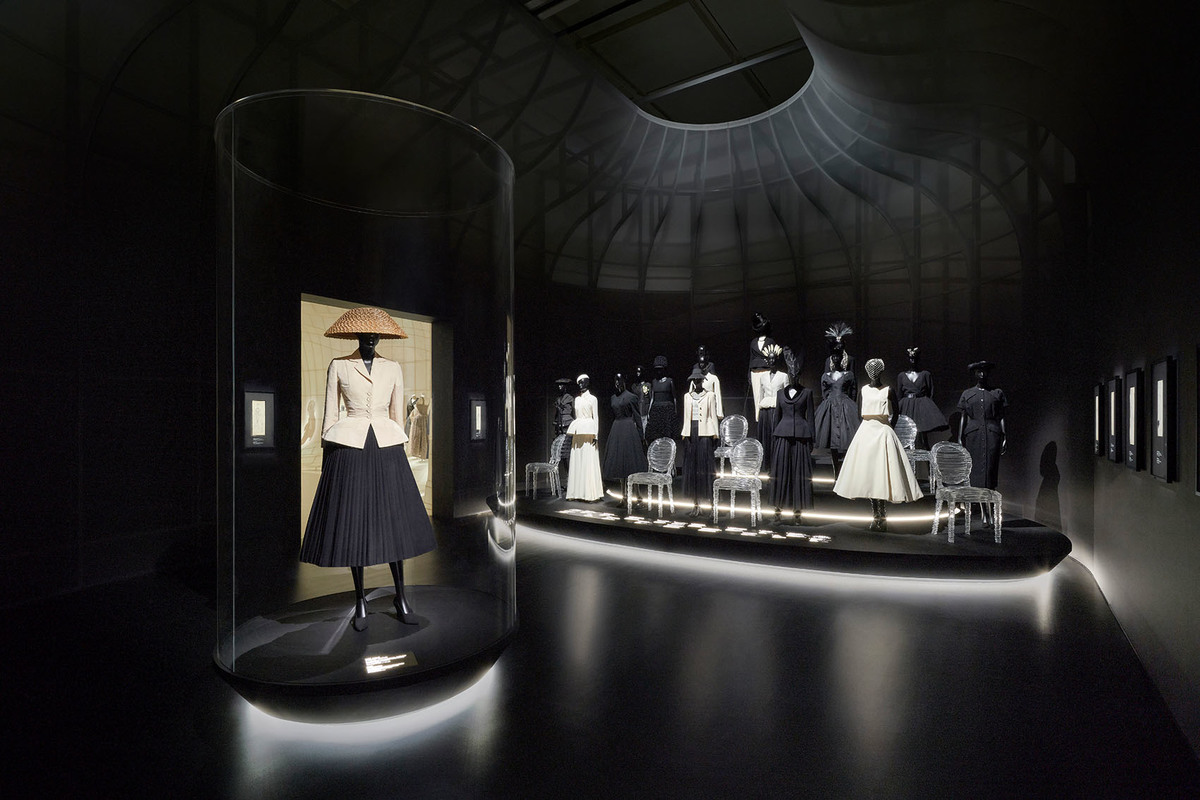 Christian Dior: Designer of Dreams Arrives in Tokyo