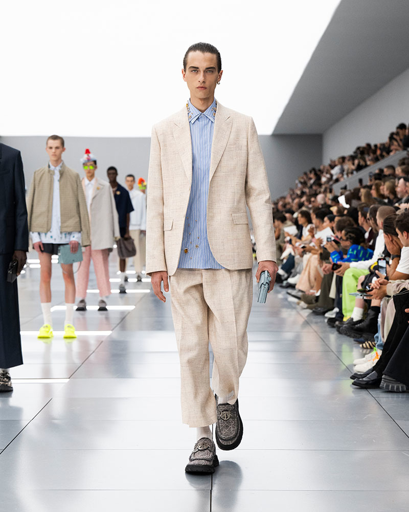 Dior Unveils the Summer 2024 Men's Collection: A Fusion of Tradition and Subversion