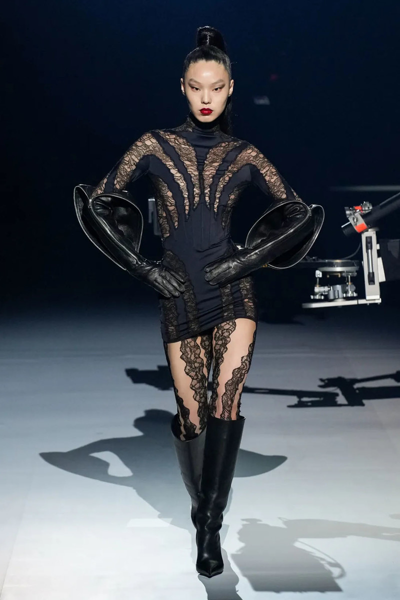 Mugler’s FW23 Runway Return Gave Serious Attitude