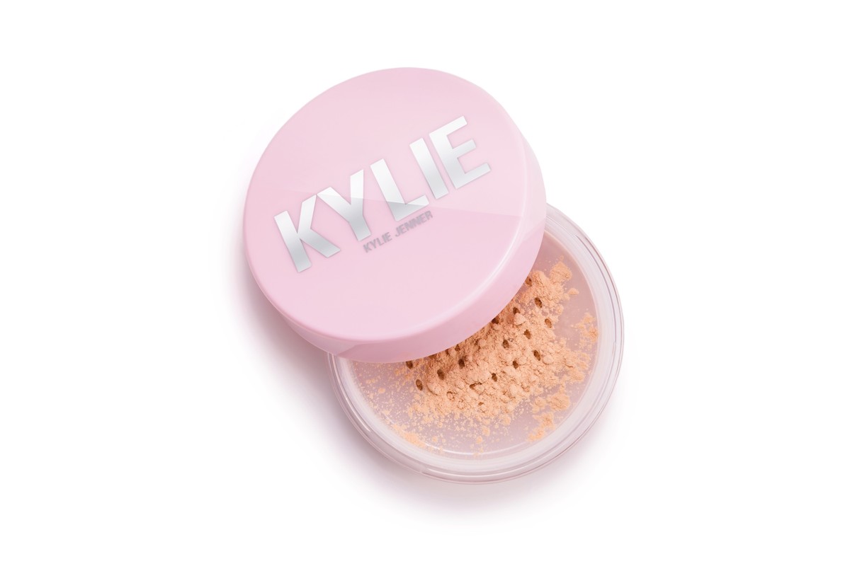 Kylie Cosmetics Loose Setting Powder Finally Drops