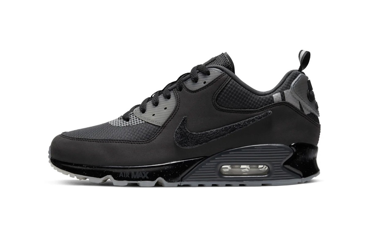 The UNDEFEATED X Nike Air Max 90 Get’s A Stealthy Black Makeover  