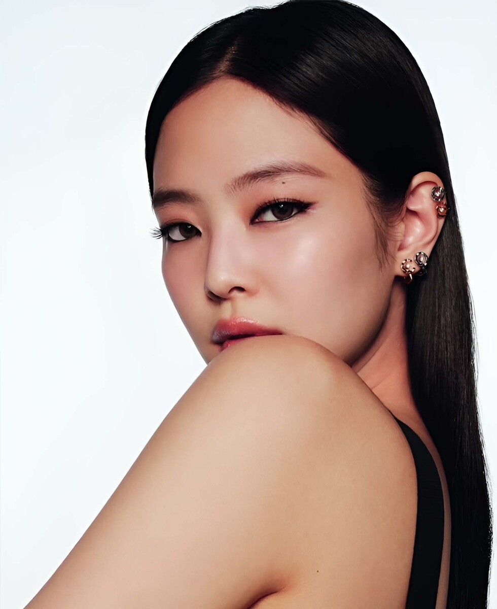 Jennie Kim Stars in Chanel's 2025 "Coco Crush" Campaign