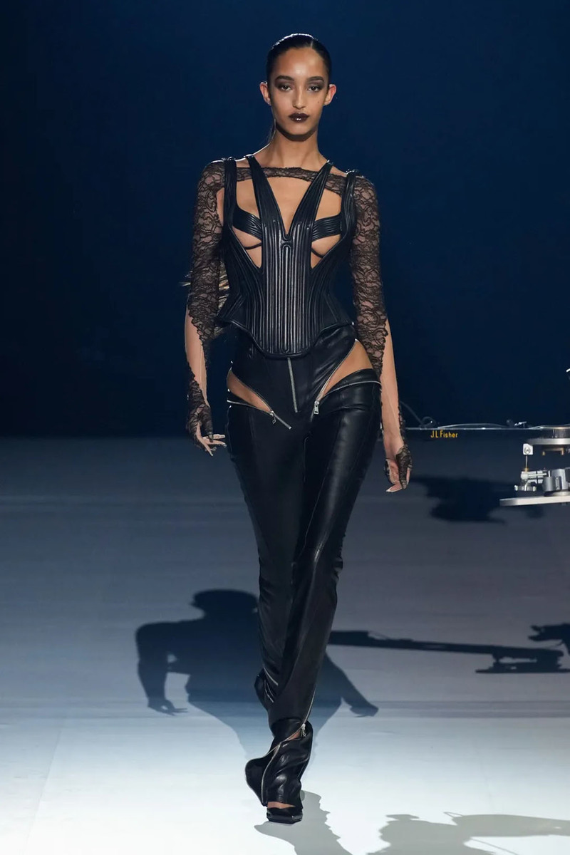 Mugler’s FW23 Runway Return Gave Serious Attitude