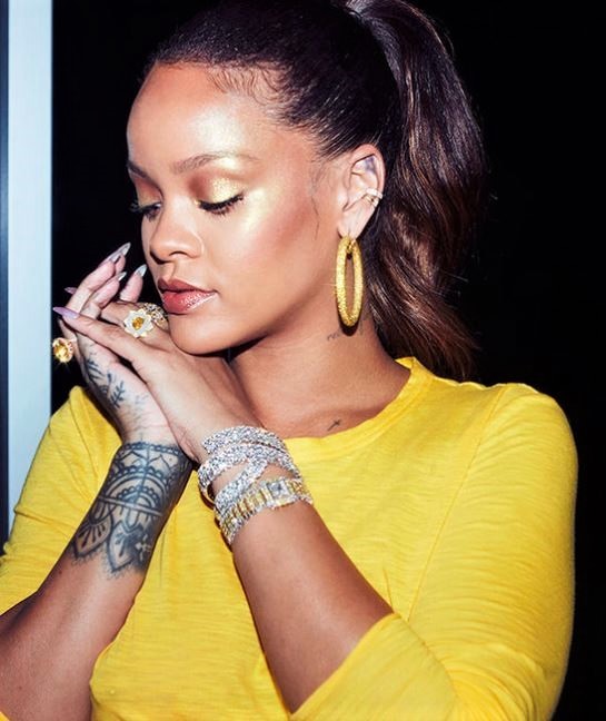 Rihanna Celebrates 30th Birthday With Limited-Edition Fenty Beauty Highlighter