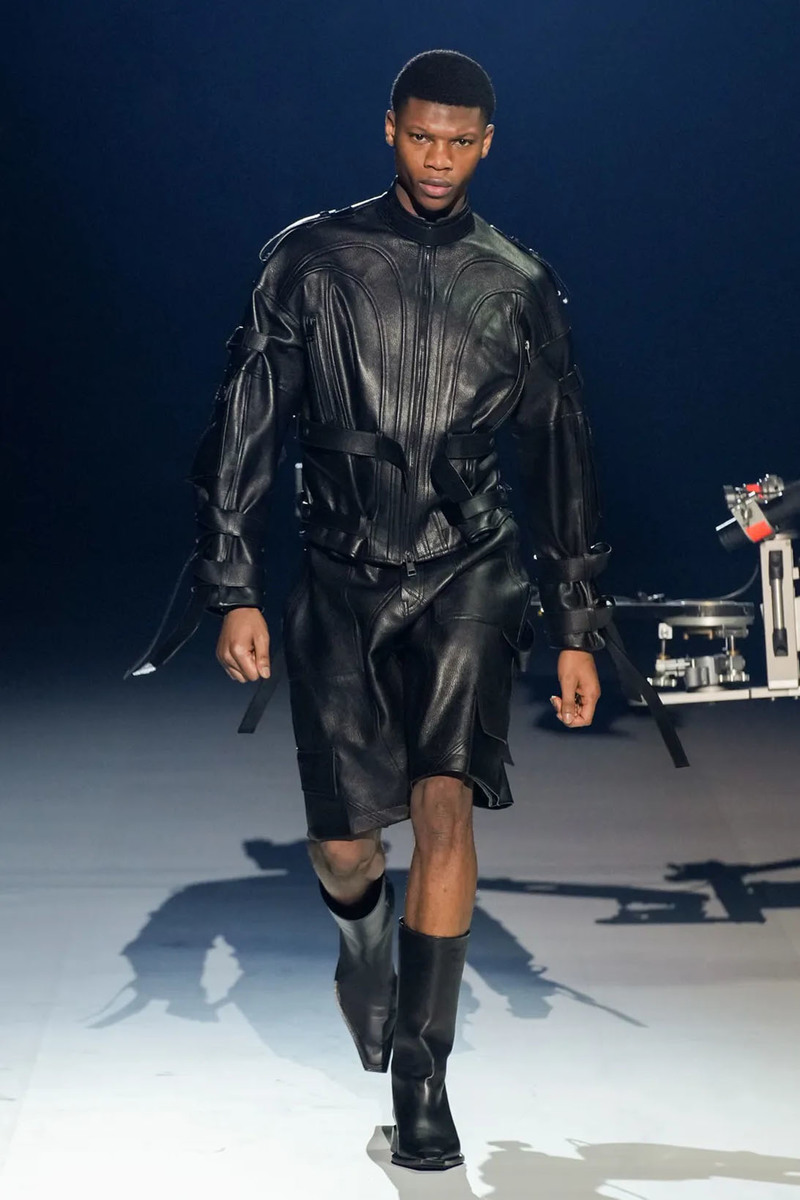 Mugler’s FW23 Runway Return Gave Serious Attitude