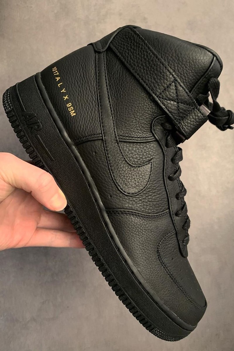 1017 ALYX 9SM Take The Air Force 1 To New Heights With Signature Roller Coaster Buckle 