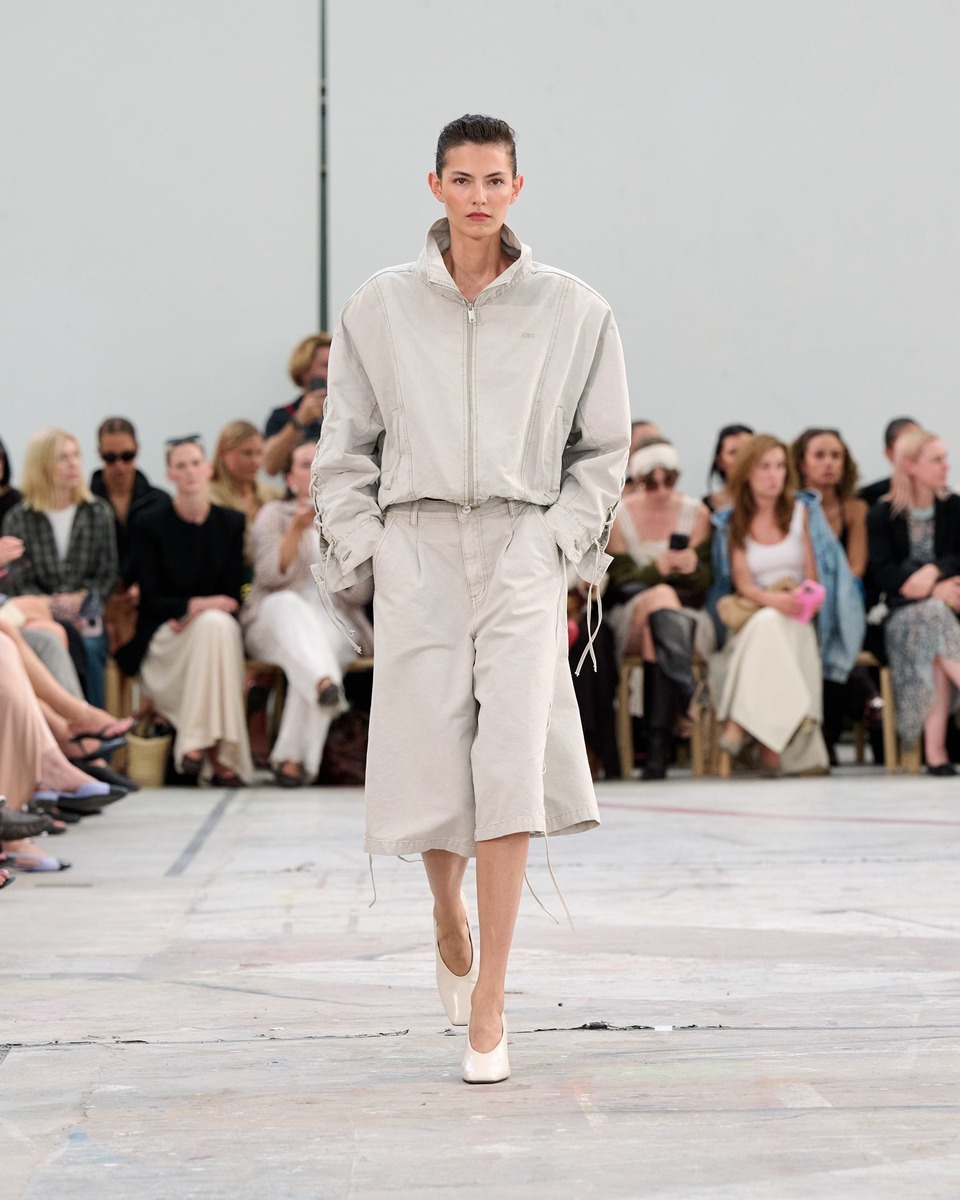 Gestuz’s SS27 Collection Made Me Want To Dress Like I’m In A ’70s Movie