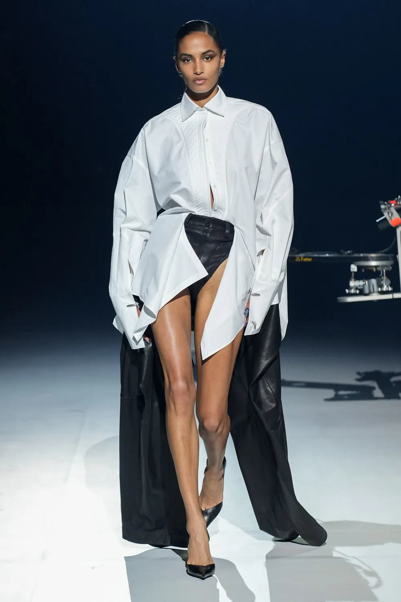 Mugler’s FW23 Runway Return Gave Serious Attitude