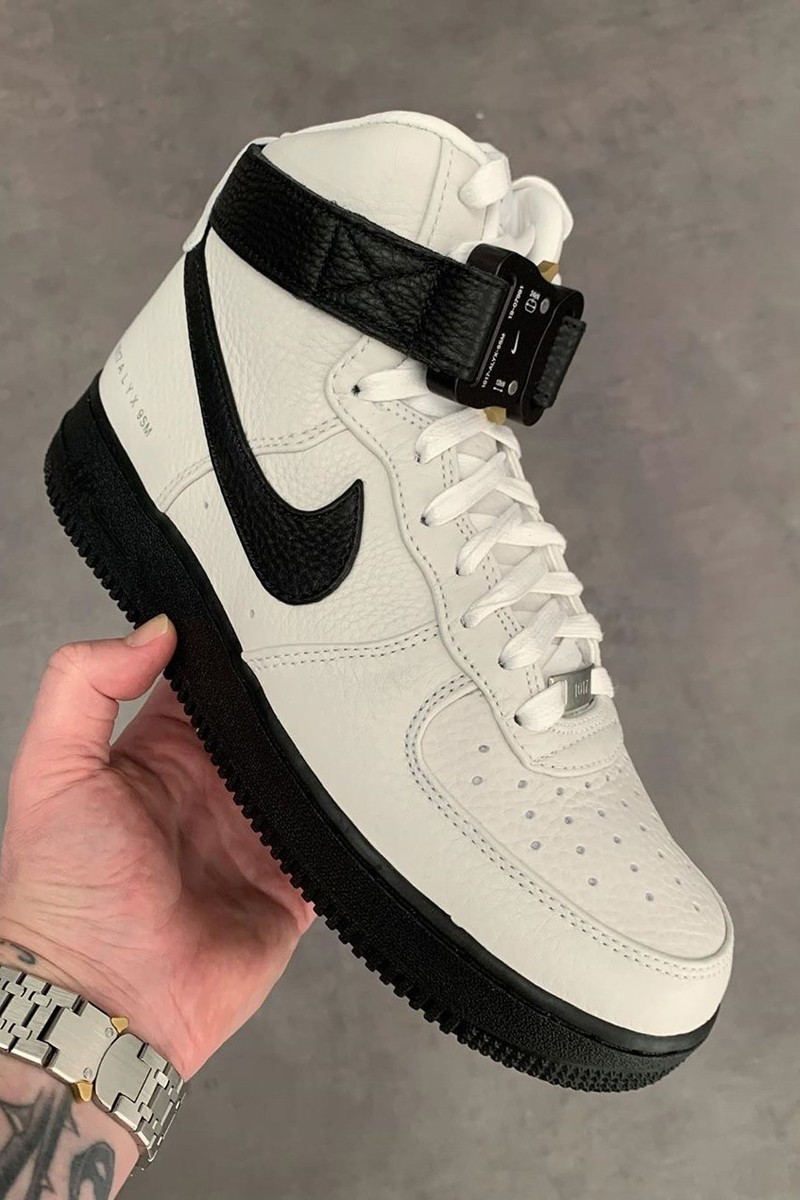 1017 ALYX 9SM Take The Air Force 1 To New Heights With Signature Roller Coaster Buckle 