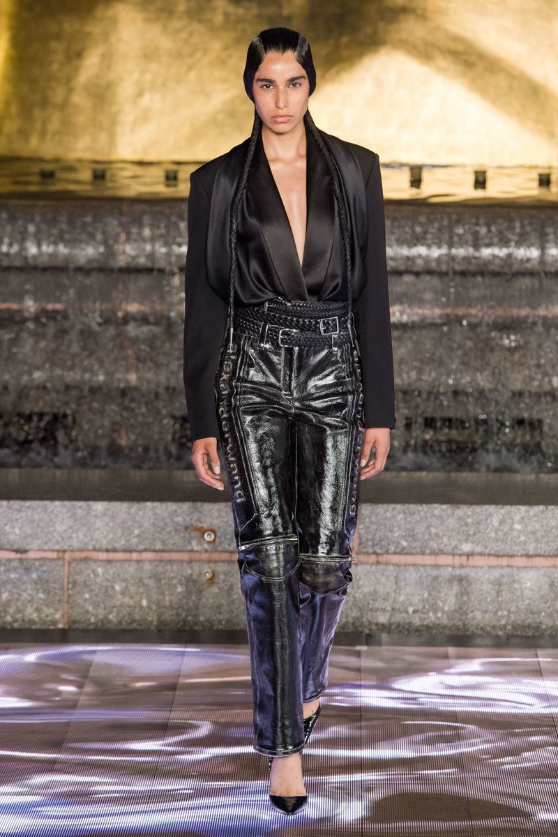 Alexander Wang’s Latest Runway Show ‘COLLECTION 1 2020’ Lights Up New York