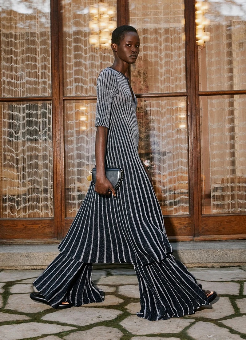 The Stella McCartney Autumn 2022 Collection Stuns With Chic Eveningwear
