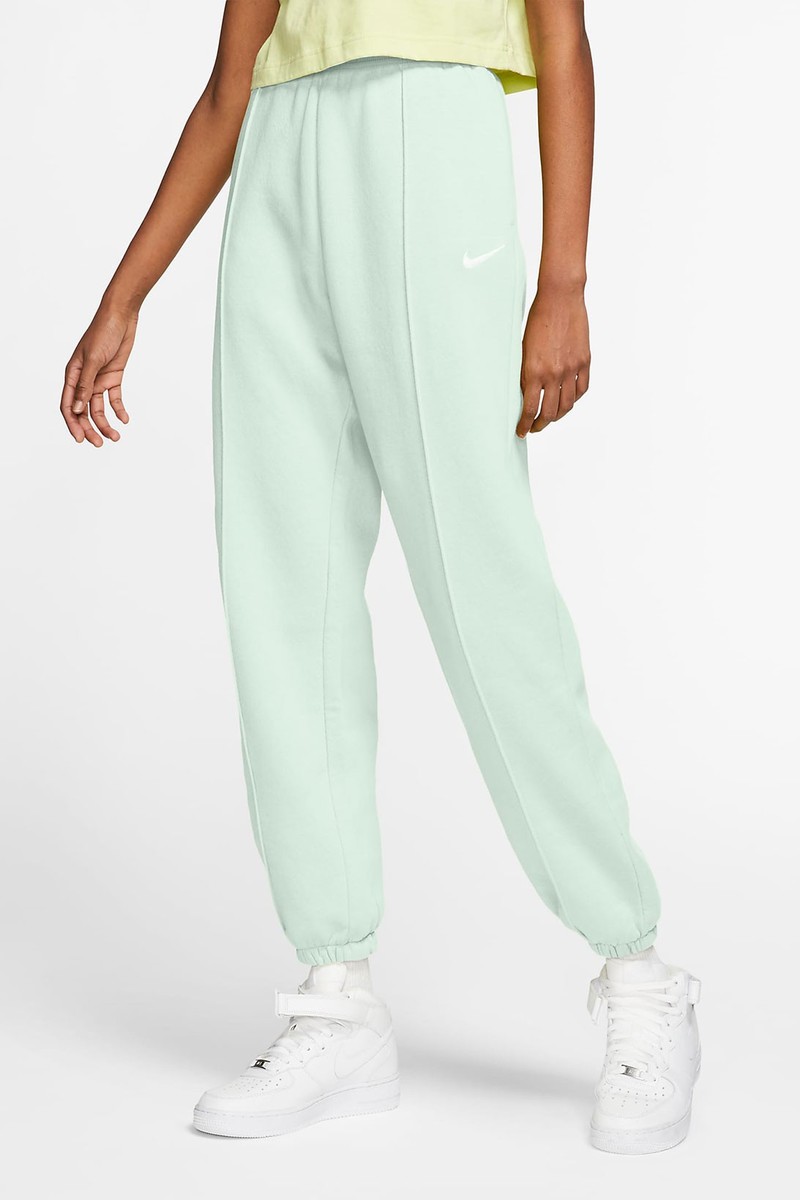 Nike Fleece Sweatpants in New Easter-inspired Colorways 