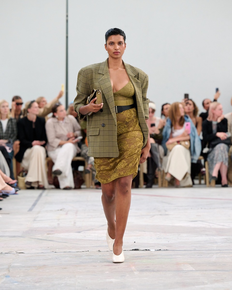 Gestuz’s SS27 Collection Made Me Want To Dress Like I’m In A ’70s Movie