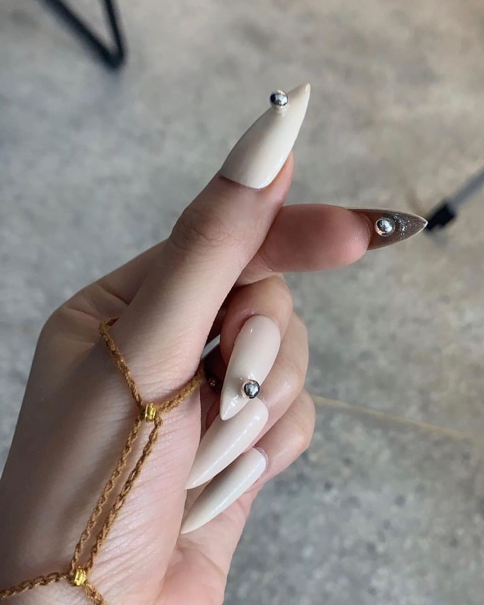 Unistella’s Park Eunkyung is Responsible For Blackpink’s Bomb Pierced Nails Design