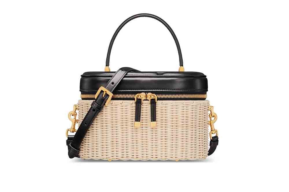 Dior Unveils CD Signature Vanity Case: The Epitome of Elegance and Versatility