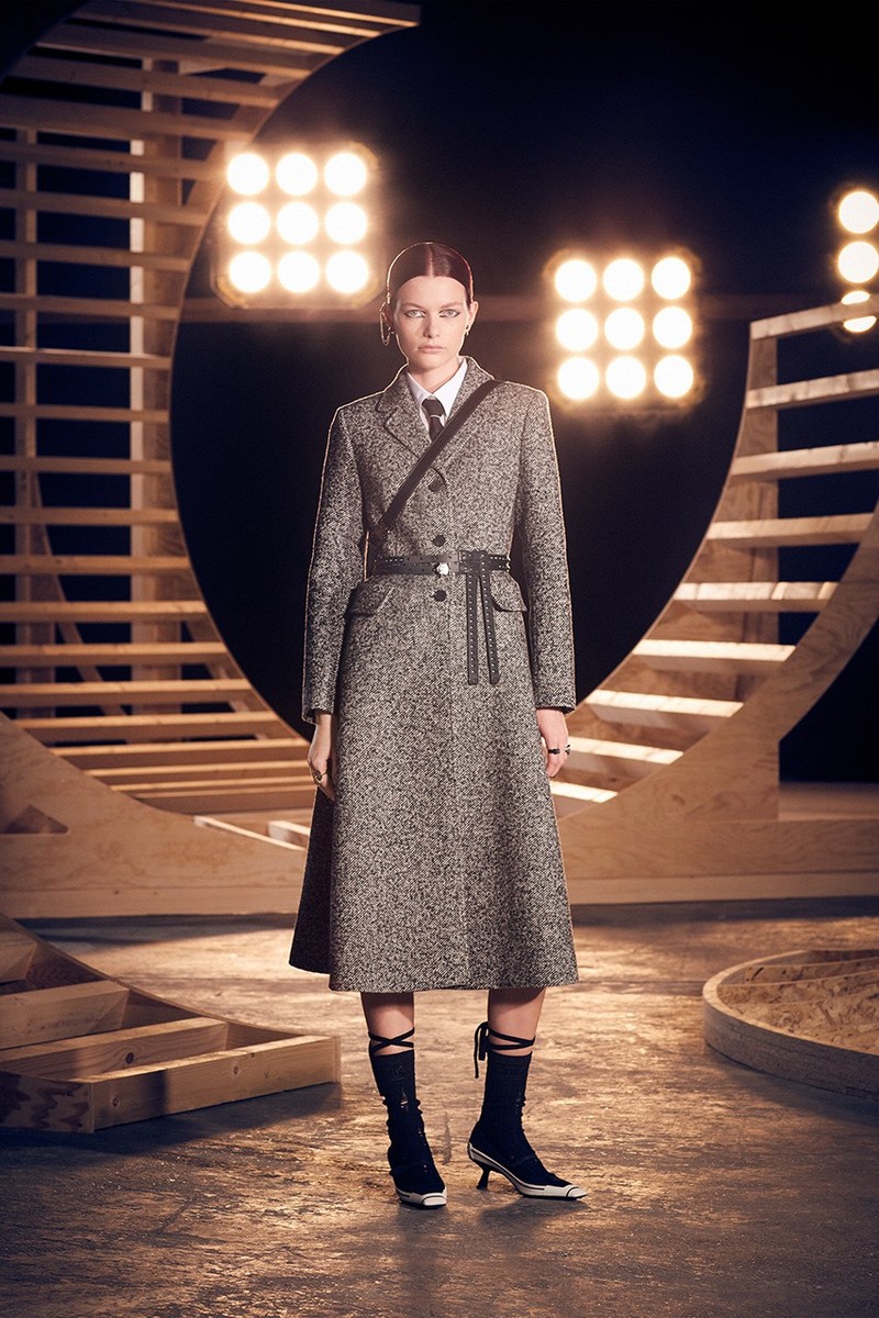 Dior's Pre-Fall 2022 Collection Is A Celebration Of Women